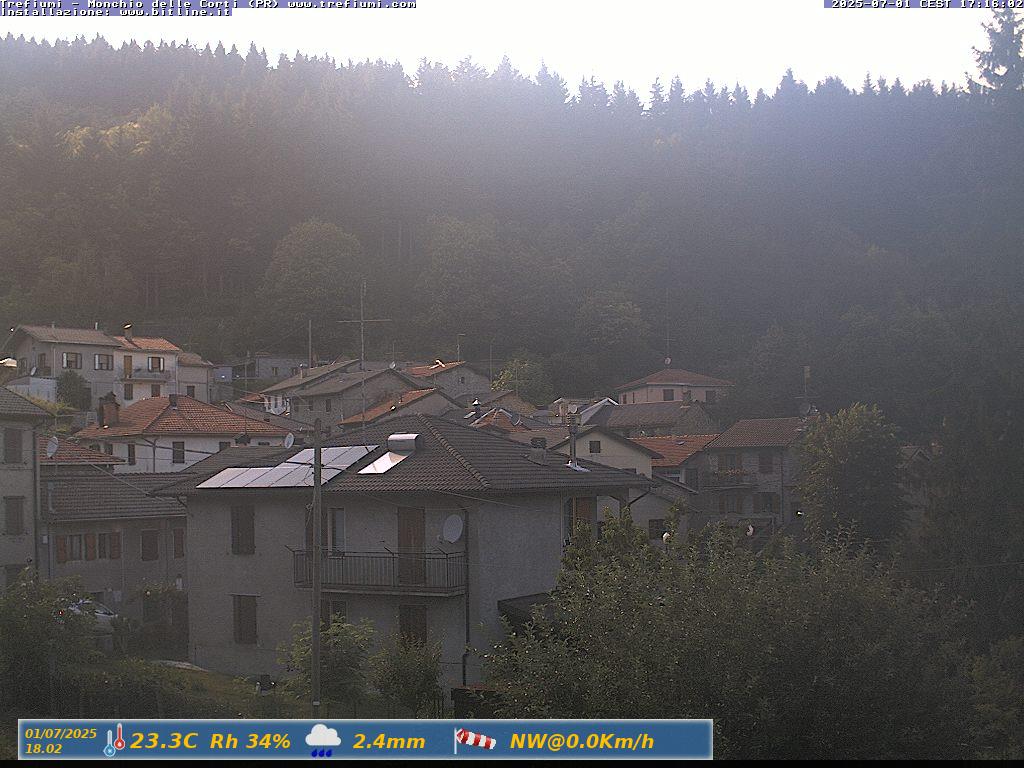 immagine della webcam nei dintorni di Tizzano Val Parma: webcam Monchio delle Corti