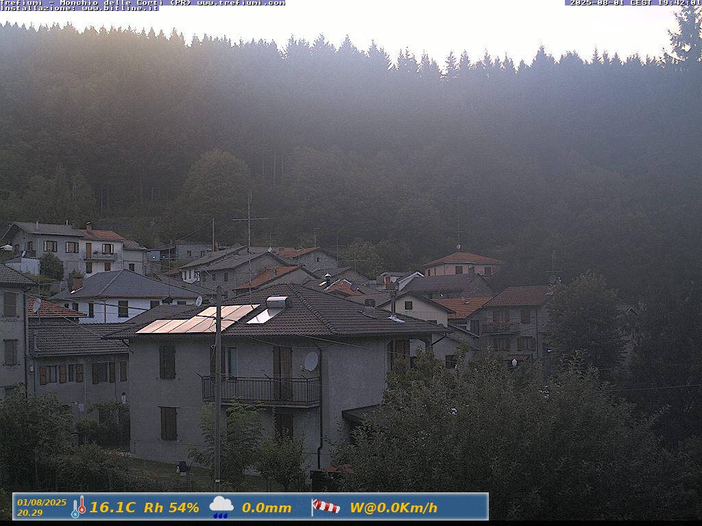 immagine della webcam nei dintorni di Tizzano Val Parma: webcam Monchio delle Corti